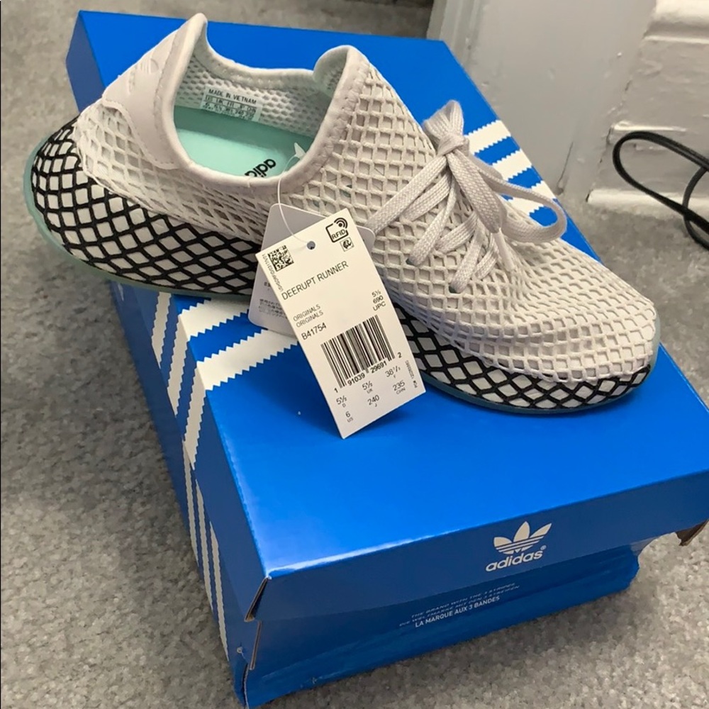 Adidas runner sneakers